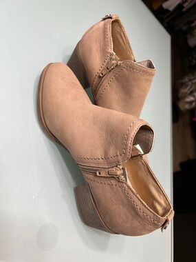 Naturalizer Women's Taupe Ankle Booties with Side Zip